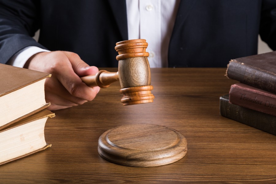 上海律師咨詢網(wǎng)：如何辨別正規(guī)律師事務(wù)所，保障您的法律權(quán)益？